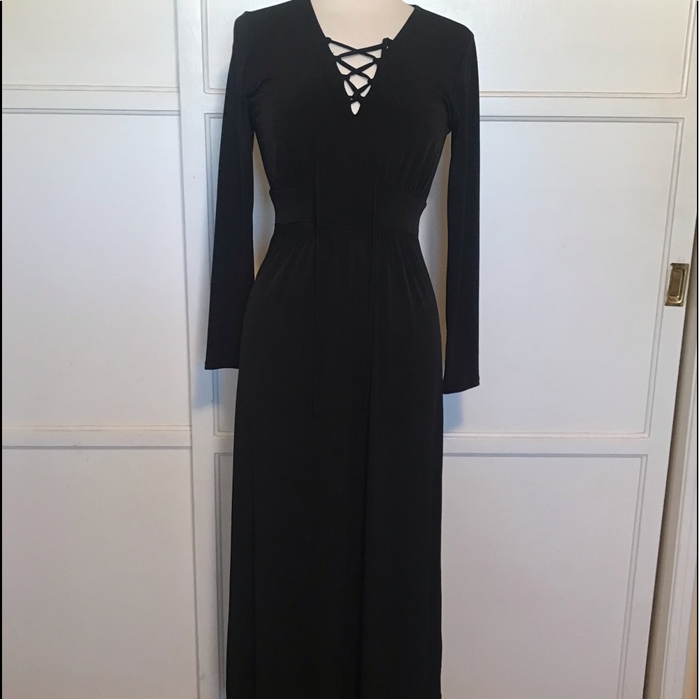 New black VeronicaM dress